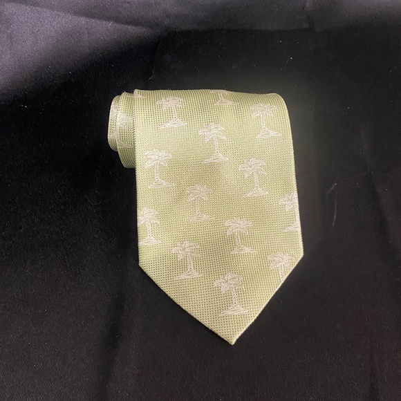 Off Island by Tommy Bahama Necktie Men's Palm‎ Tree Green Tropical Casual - Picture 1 of 2